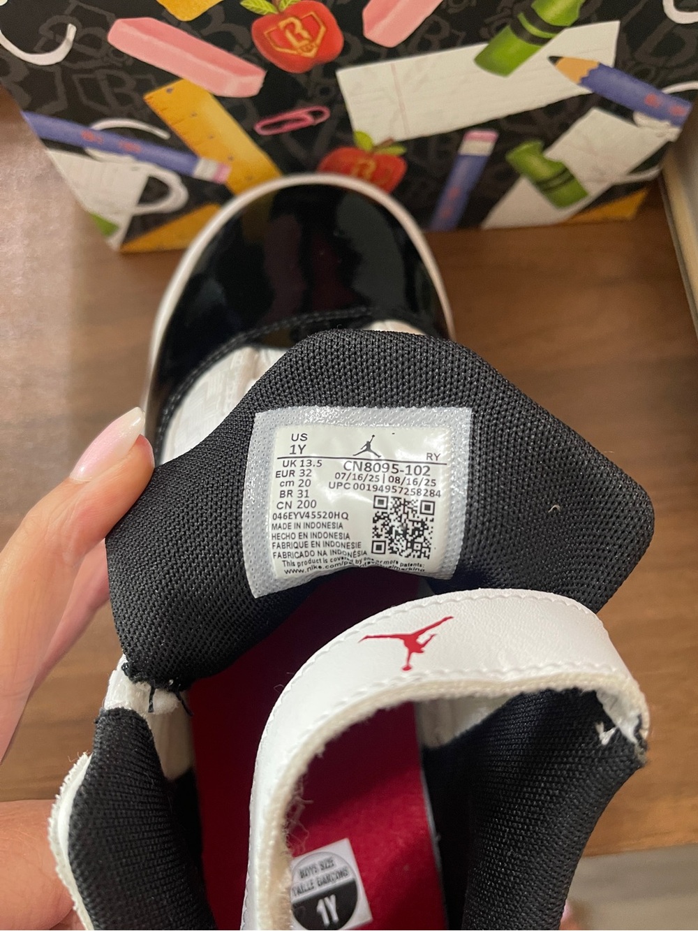 Boys size 1 Jordan Max Aura 2 New - Picture 2 of 6